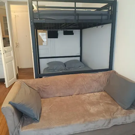 Hostel Privees Dans Un De 2 Pieces A 13e *