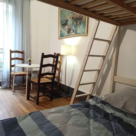 Privees Dans Un De 2 Pieces A 13e * Paris