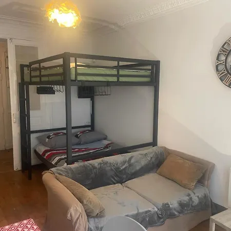 Hostel Privees Dans Un De 2 Pieces A 13e *