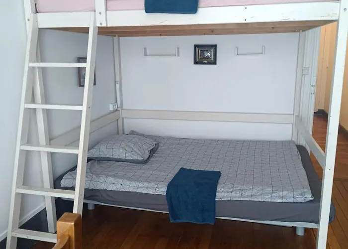 Privees Dans Un De 2 Pieces A 13e *